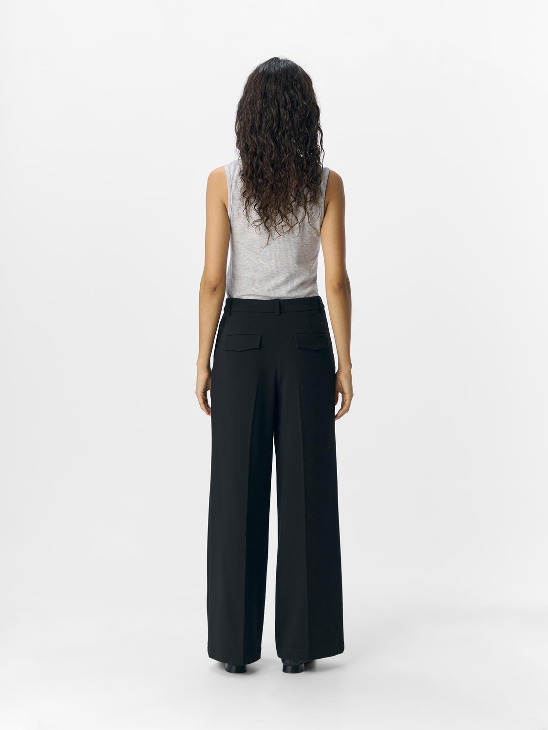 model_shot-back